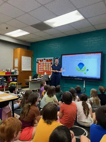 Jen McIntosh with K-12 Students in Southern Arizona